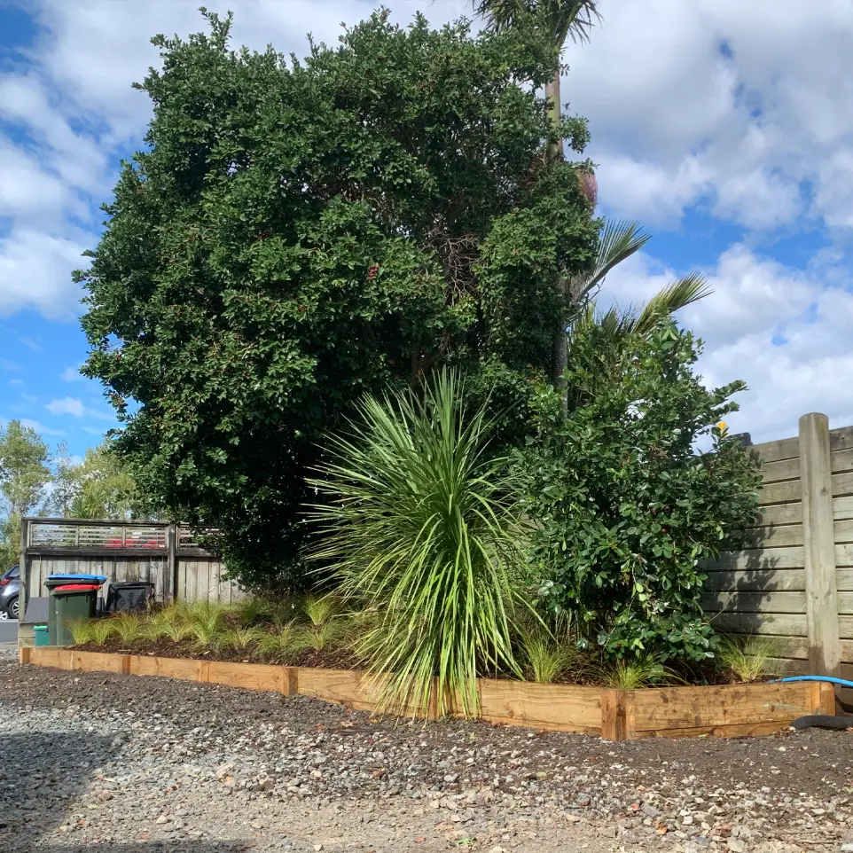 Neighbourhood Upkeeper Mt Wellington garden build
