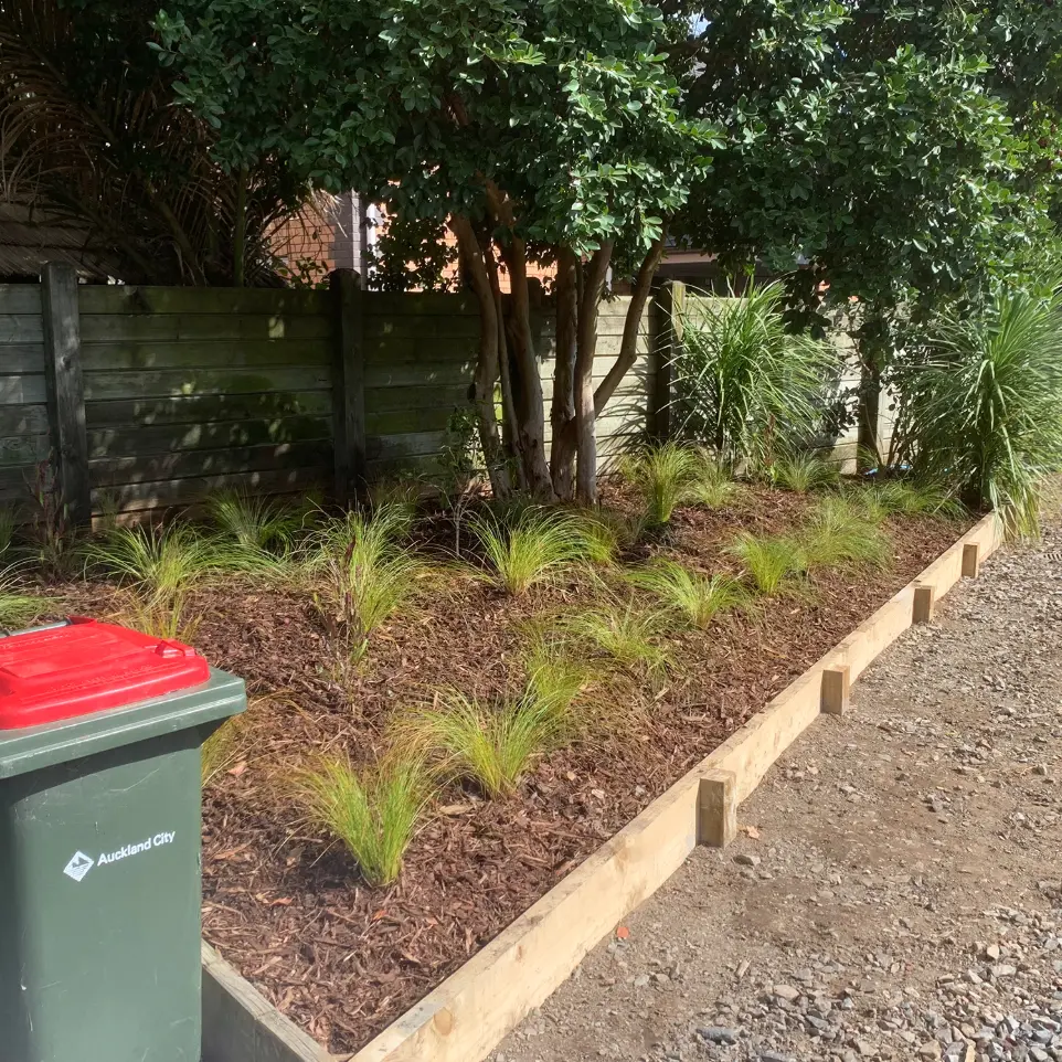 Neighbourhood Upkeeper Mt Wellington garden build