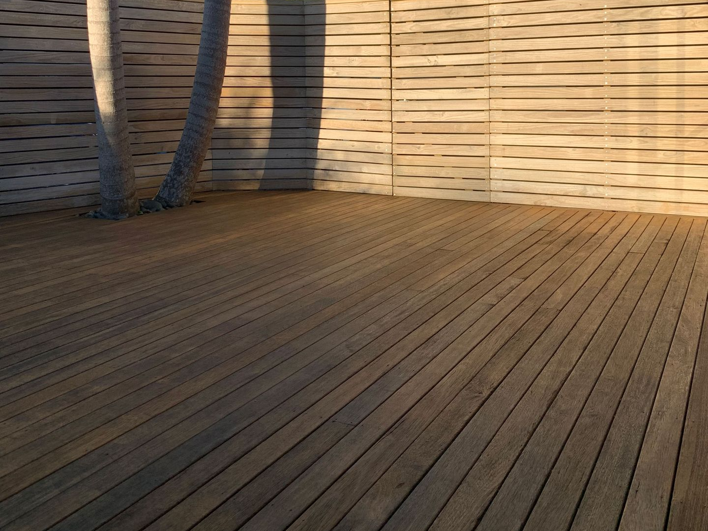 Property maintenance Glendowie deck stain