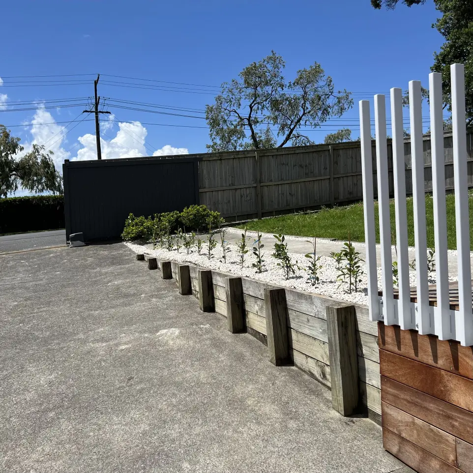 Neighbourhood Upkeeper Waterview garden